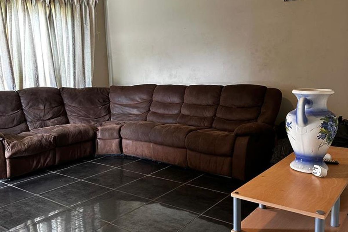 Your Next Home Awaits! 3-Bedroom Rental with En Suite & Garage - Photo 3