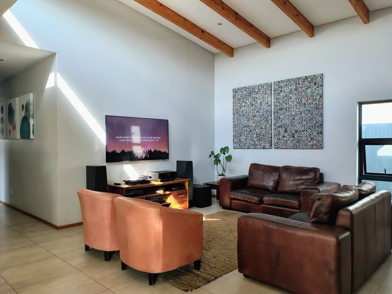 Modern House for Sale in Glen Marais Kempton Park - Photo 9