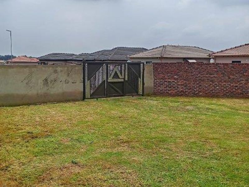 24/7 Monitored Security with Biometric Access | Executive 3-Bedroom Residence in Dawn City, Dawn Park Step into secure contemporary living - Photo 2