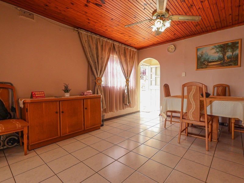 Elevated 3 Bedroom Duplex with Endless Potential – Montford, Chatsworth - Photo 10