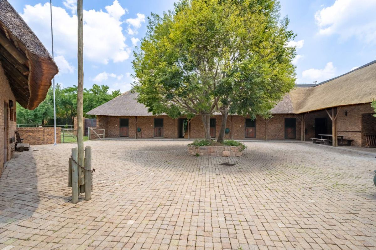 Exquisite Equestrian Estate for Rent in Beaulieu - Photo 3