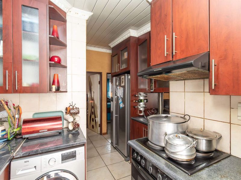 3 Bedroom House for Sale in Cosmo City - Photo 8