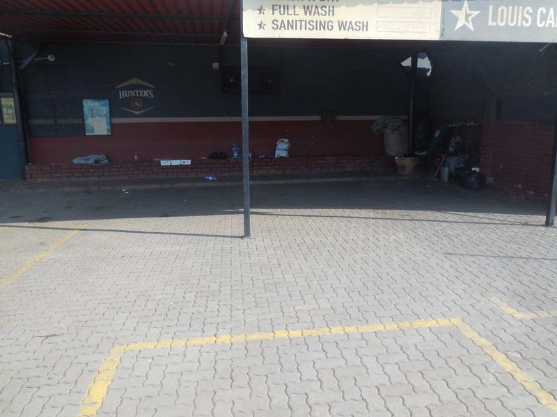 PRIME PROPERTY OPPOSITE STEWARDS AND LLOYD - Photo 3