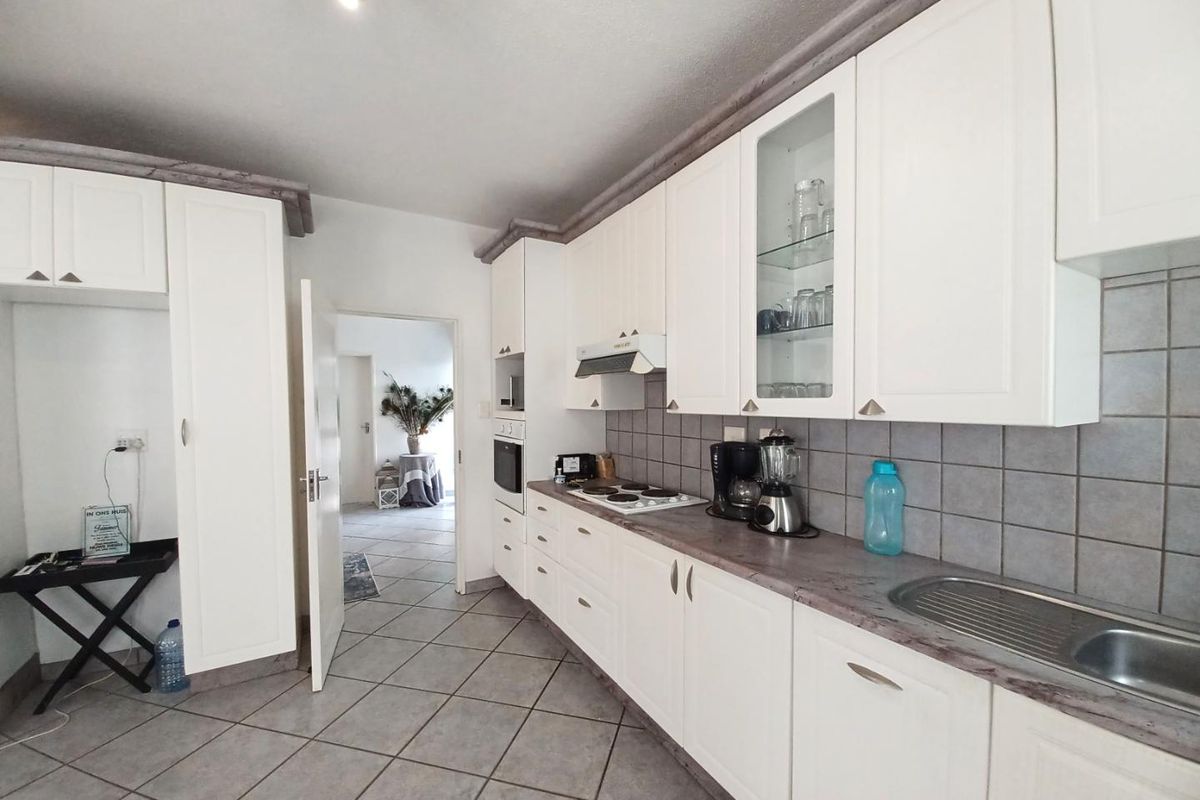 Kleine Kuppe - Spacious Double-Storey Home – N$ 2.7 Million (CC Registered) - Photo 3