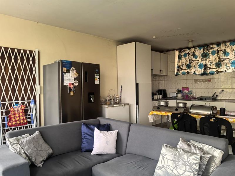Comfy 2-Bed Apartment in Malvern, Queensburgh! - Photo 6