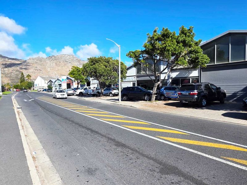 Newly Refurbished Centre in Tokai - Photo 8