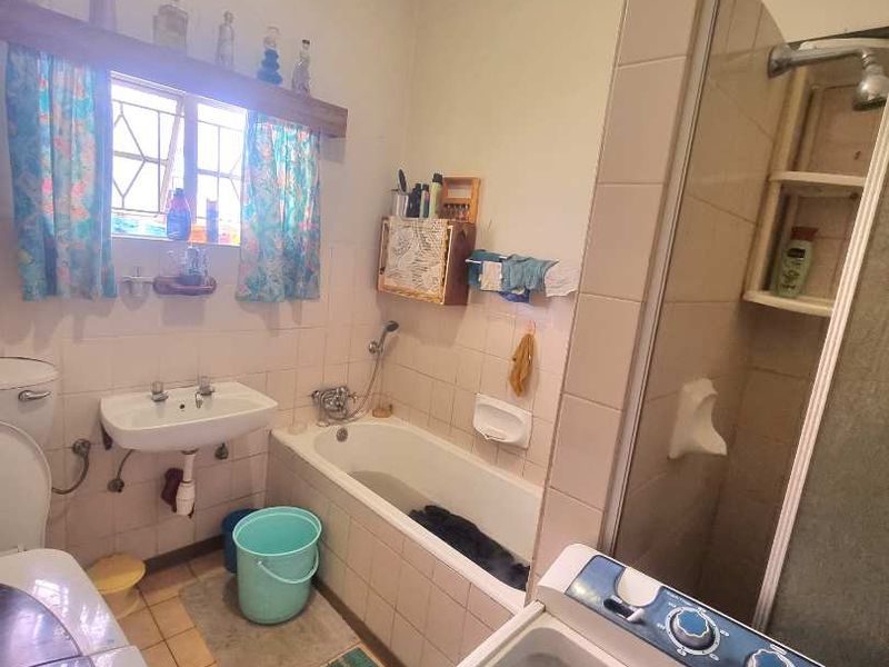 HOUSE FOR SALE IN WINDHOEK NORTH - Photo 6