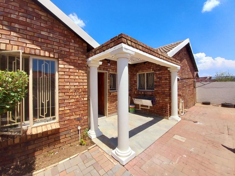 Four bedrooms house for sale in Danville - Photo 2