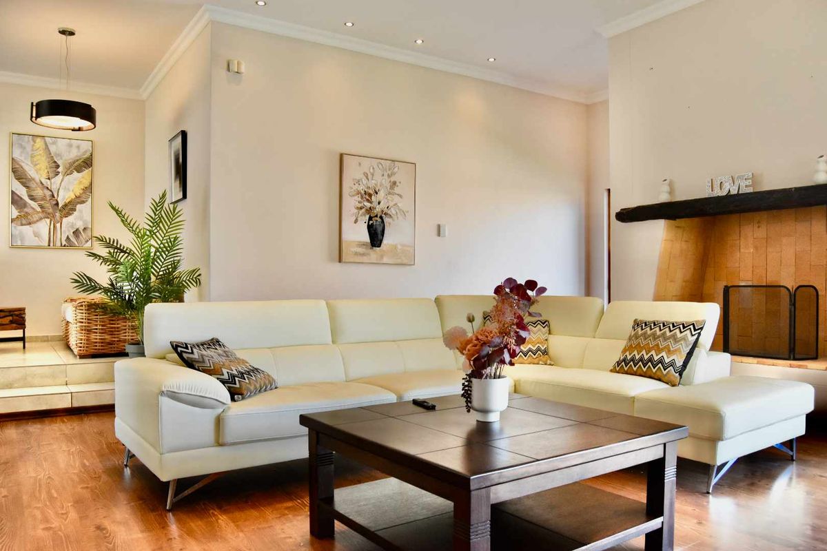 Spacious 4-Bedroom Family Home with Boma & Jacuzzi in prime location - Photo 4