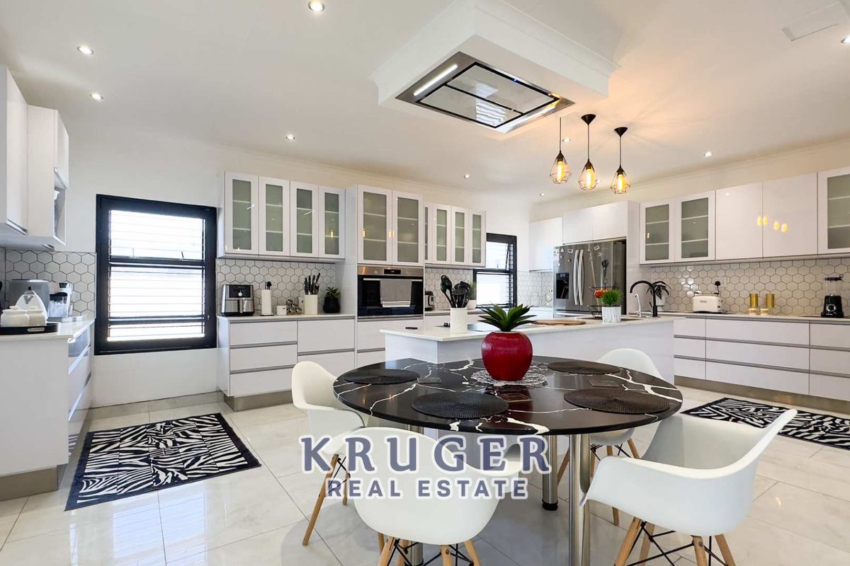 A MASTERPIECE WITH FLAT FOR SALE IN SWAKOPMUND MILE 4, EXTENSION 1 - Photo 2