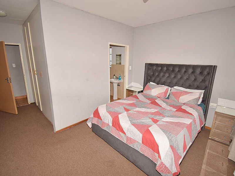 Ground Floor Apartment - Photo 9
