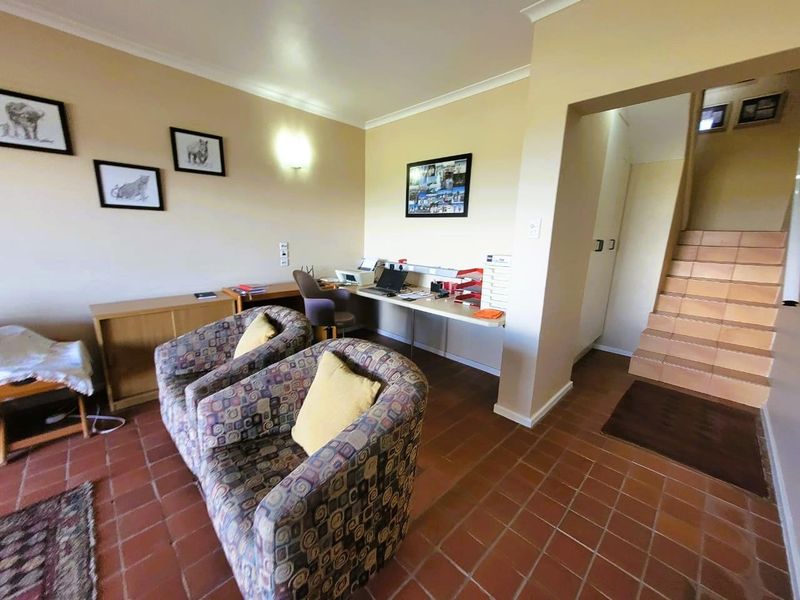 **Fabulous and Spacious Townhouse with Stunning City and Sea Views** - Photo 5