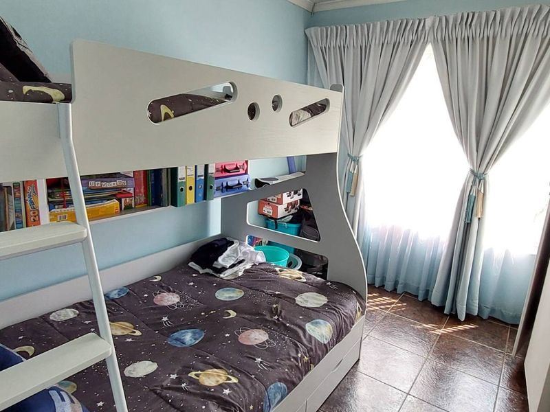 3-Bedroom Home in Secure Complex - Photo 9