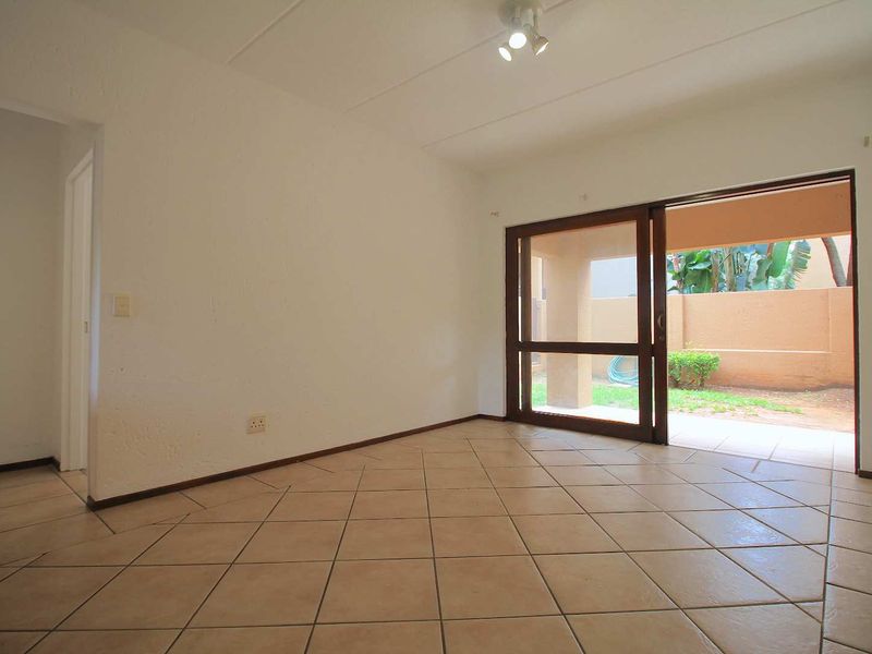 Beautiful Ground-Floor Garden Apartment in Sibaya Sands, Lonehill - Photo 4