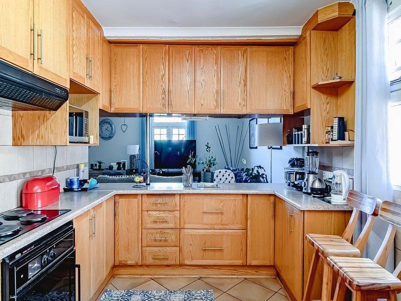 A 4 bedroom modern Farmhouse is now for sale in Ninapark - Photo 3