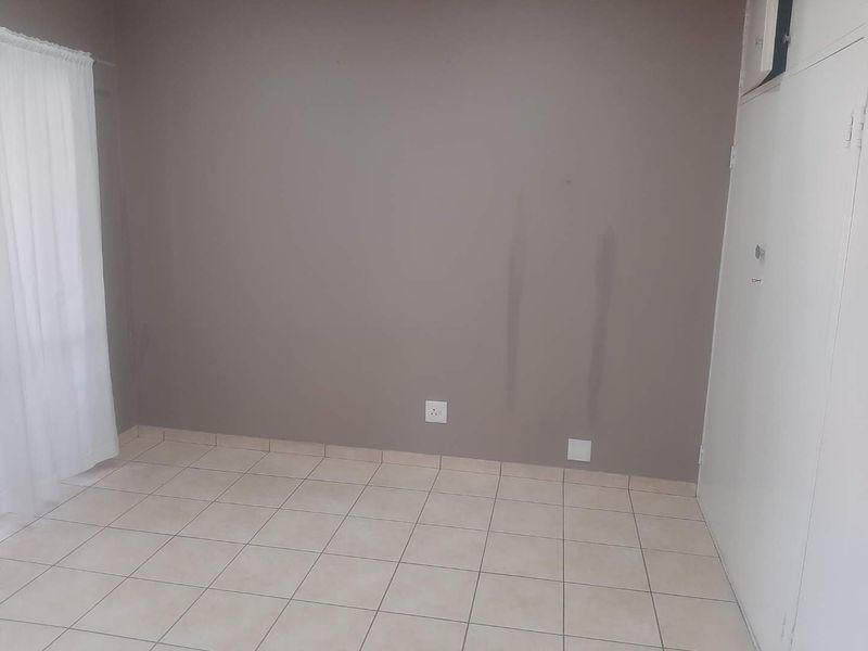 2 Bedroom Town House in New Redruth - Photo 8