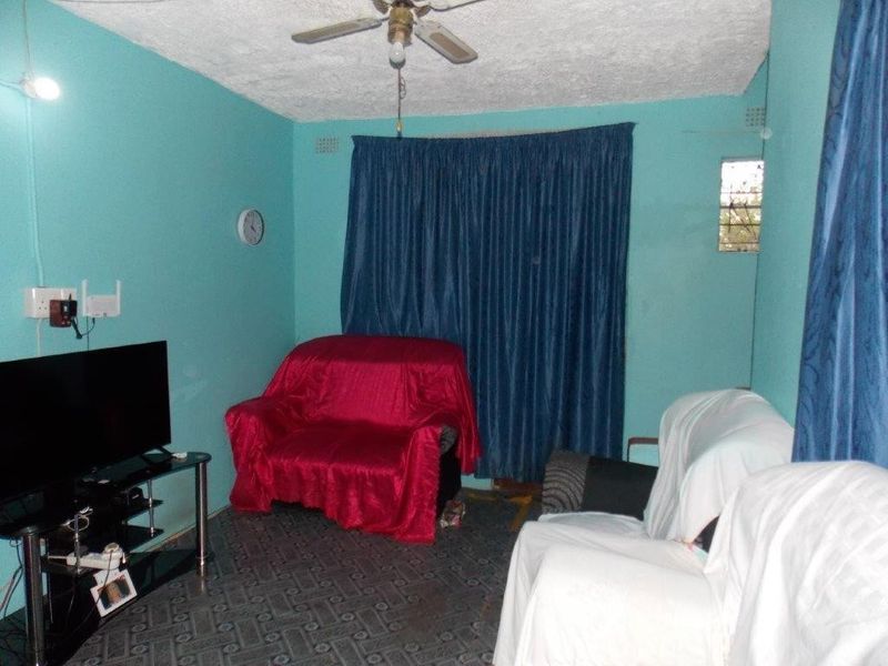 Cozy 2-Bed Home in Westcliff – Your Perfect Starter! - Photo 10