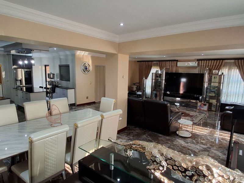 Spacious Double-Storey Home in New Market Park Awaits You! - Photo 7