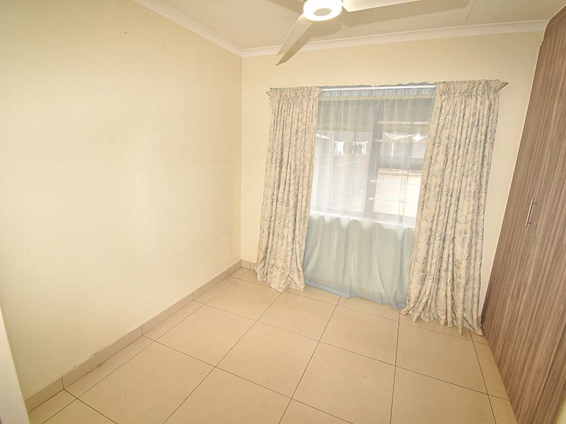 Pet-Friendly 3-Bedroom Simplex Townhouse - Photo 10