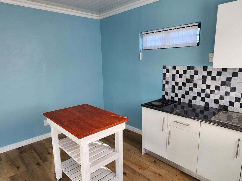 Awesome Apartment now available. - Photo 9