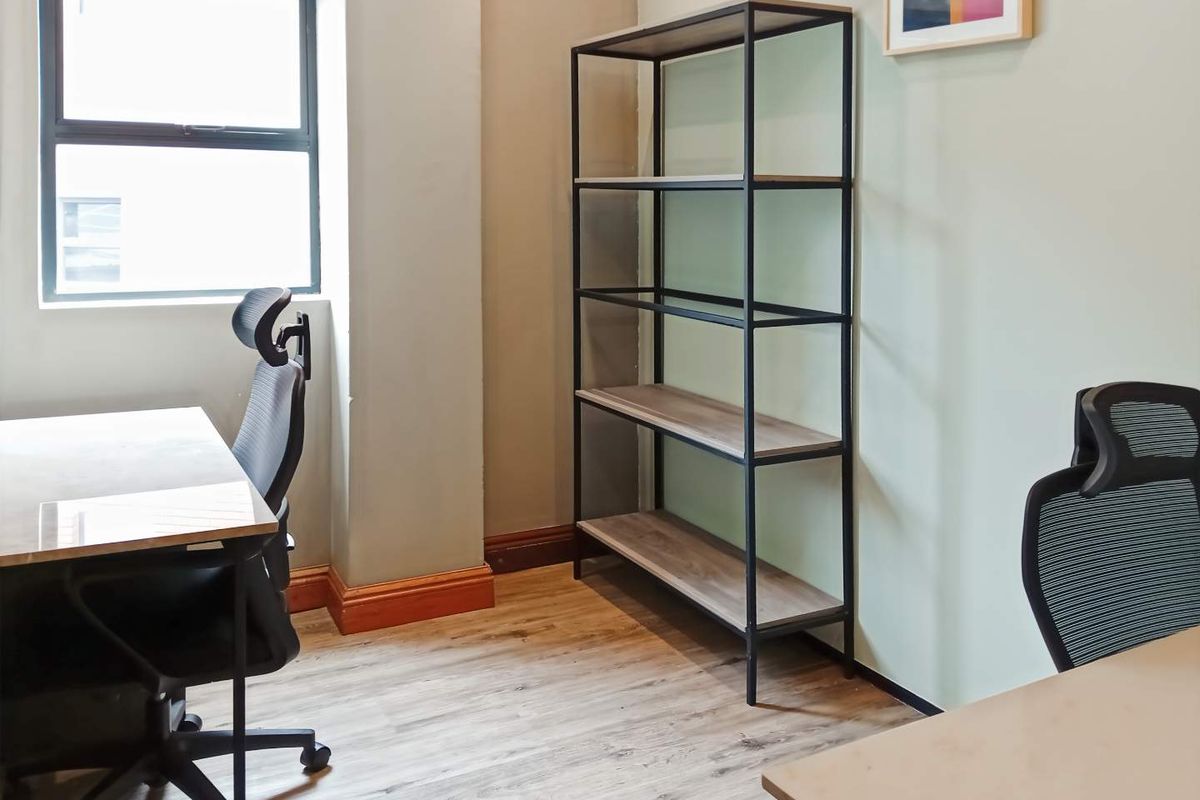 Book open plan office space for businesses of all sizes in Spaces Blue Hills - Photo 4