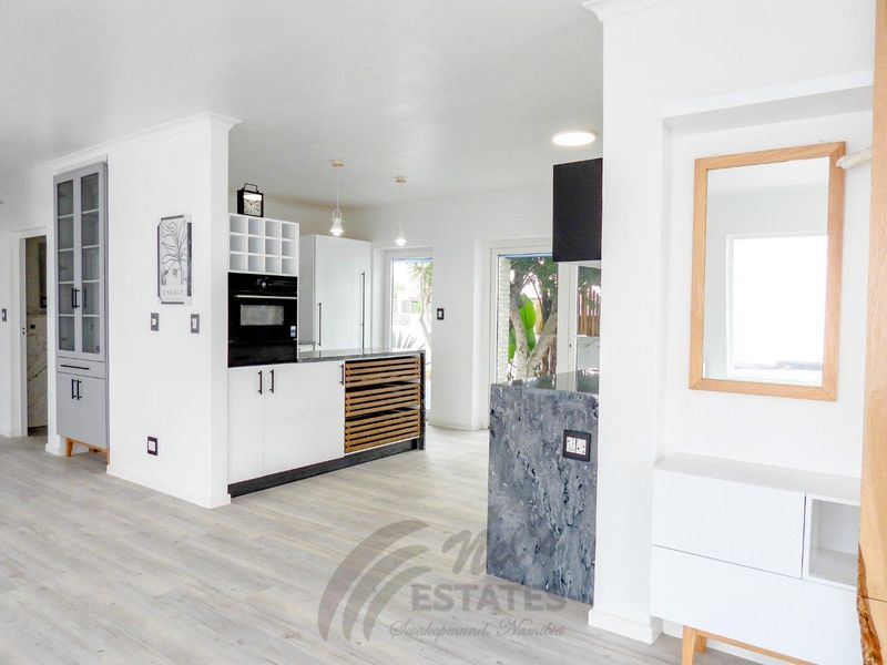 Pristine Home For Sale in Vineta, Swakopmund - Photo 2