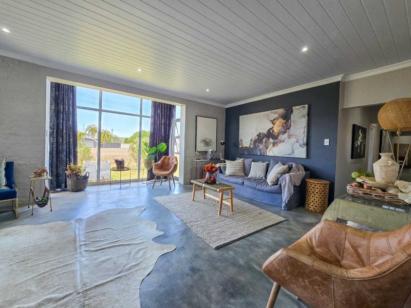 Stunning home with river view for sale in Stilbaai-Wes. - Photo 6