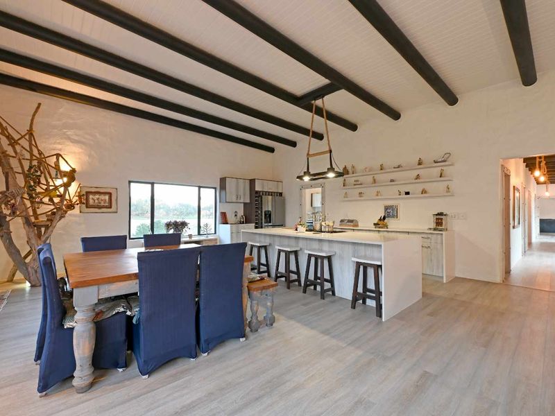 Contemporary Hacienda-Style Luxury Living - Photo 7