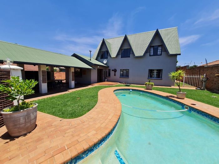 Property #1987794, House Pending Sale in Lyttelton Manor