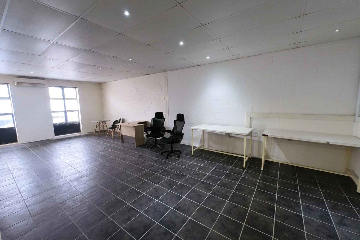Warehouse/office To Let - Photo 4