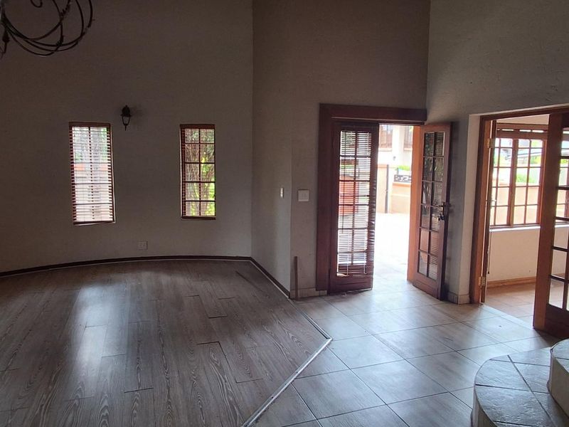 4 Bed Entertainer's Dream - Photo 10