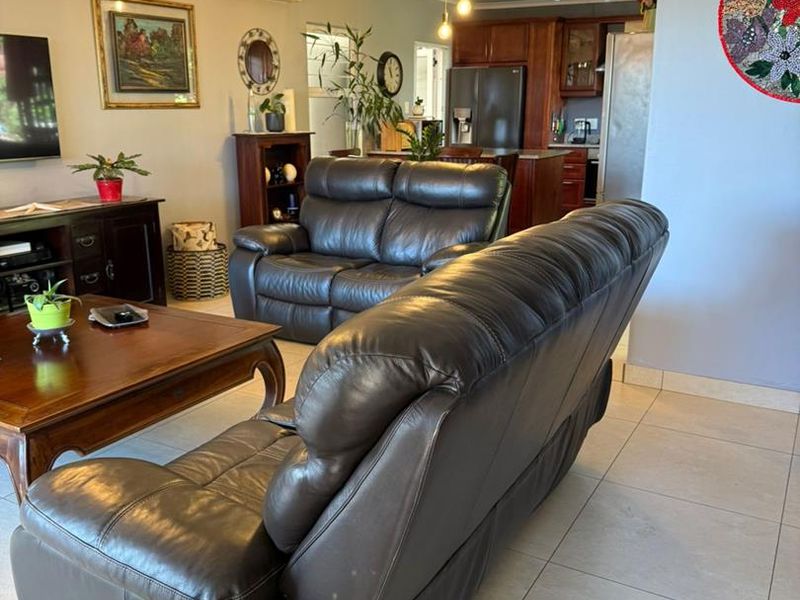 LOVELY HOME FOR SALE IN SUNNINGDALE UMHLANGA - Photo 10