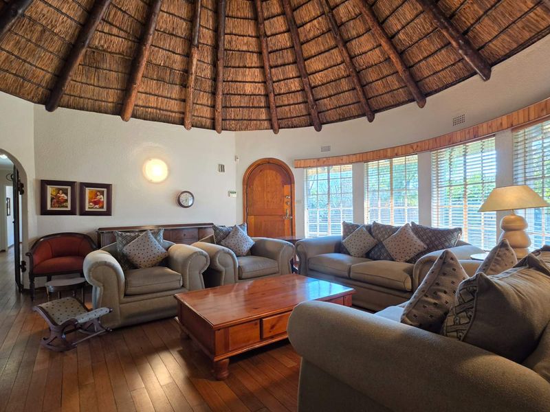 4 Bedroom House for sale in Verwoerdpark Alberton - Photo 5