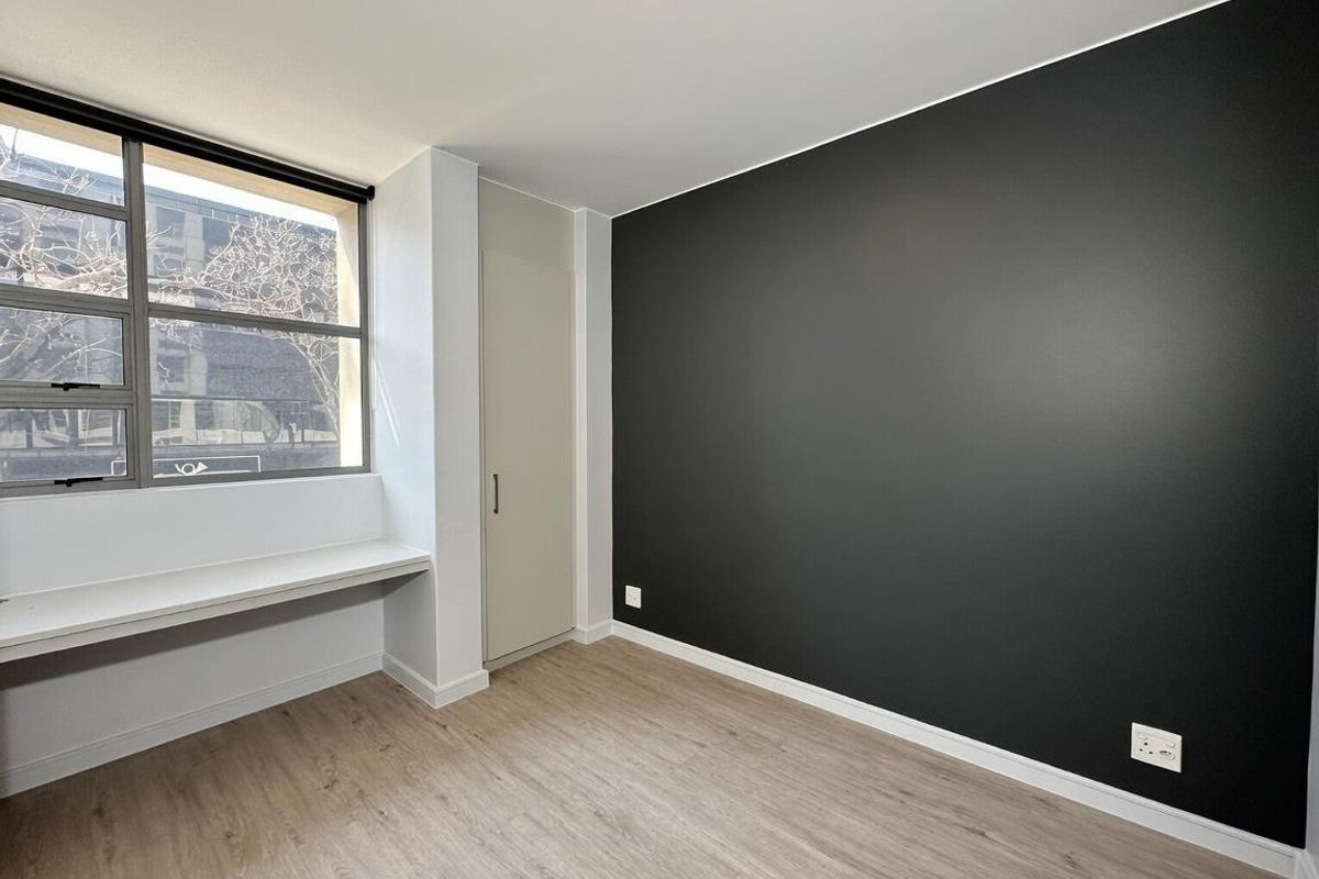 WELL PRICED TWO BEDROOM APARTMENT FOR SALE IN THE MEDIAN - Photo 5