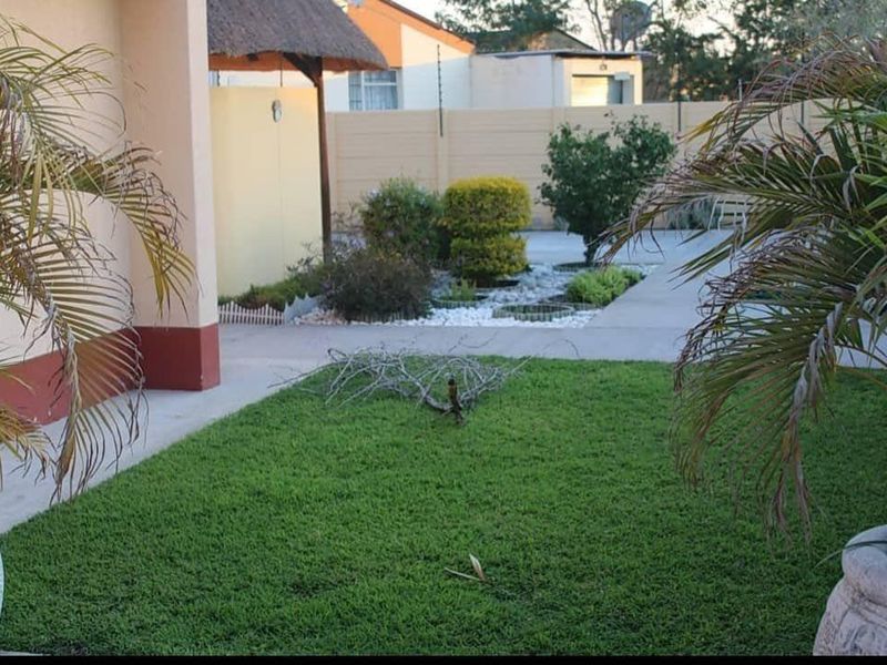 Big Family House - Photo 5