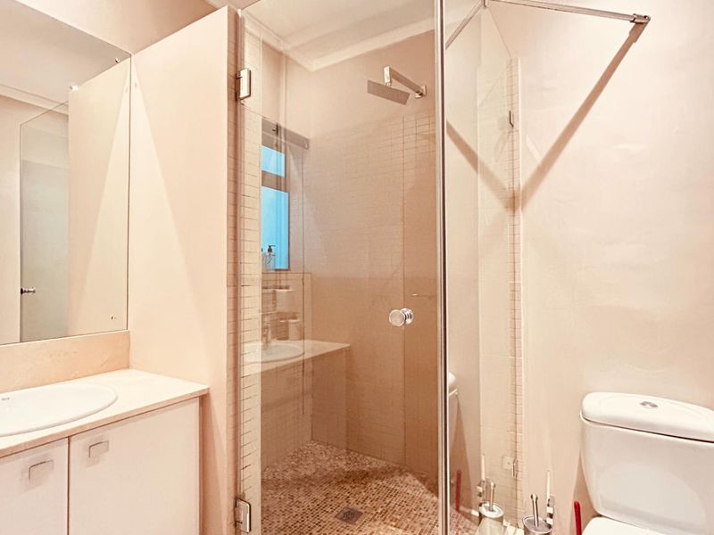 Perfectly positioned in the heart of Cape Town’s vibrant CBD - Photo 3