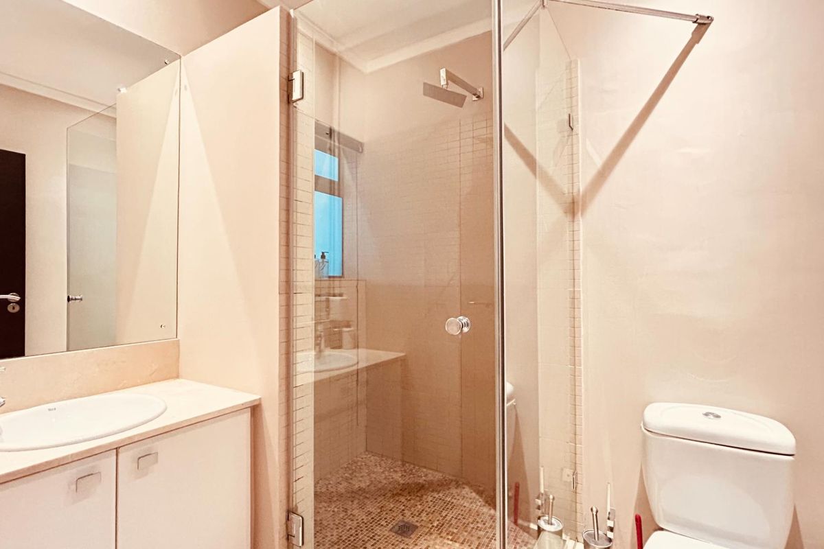 Perfectly positioned in the heart of Cape Town’s vibrant CBD - Photo 3