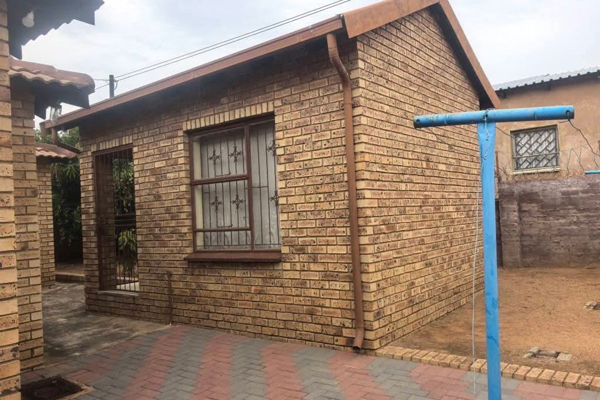 3 Bedroom House for Sale in Soshanguve SS - Photo 3