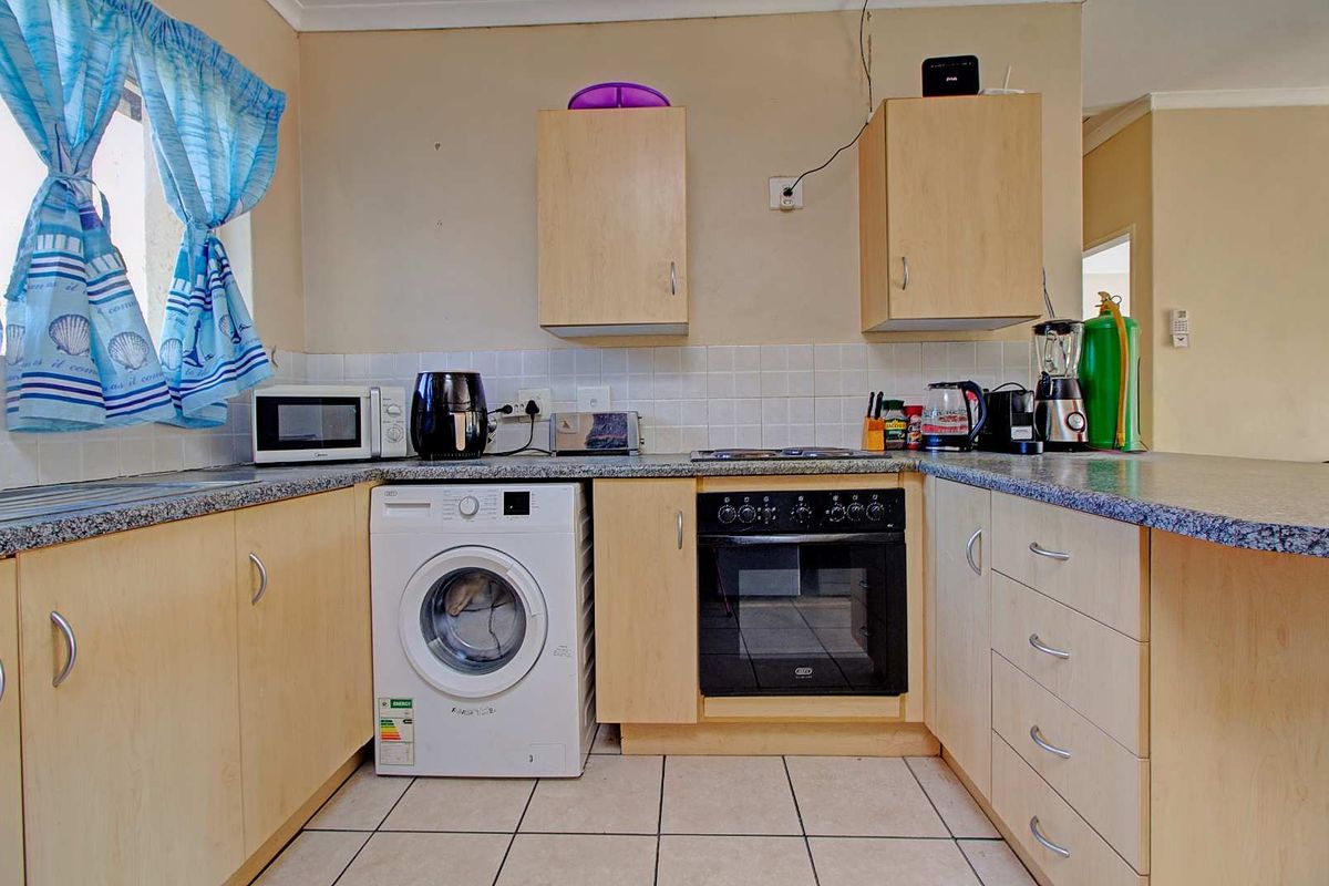 Experience Modern Living in Wilgeheuwel, Roodepoort - Photo 5