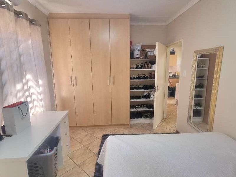 TOWNHOUSE IN OTJOMUISE EXT 4 - Photo 6