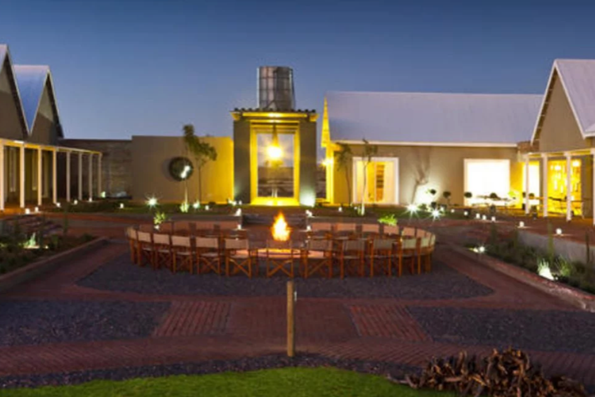 FOR SALE - Hunting and Tourist Lodge en-route to Sossusvlei on C19 - Photo 3