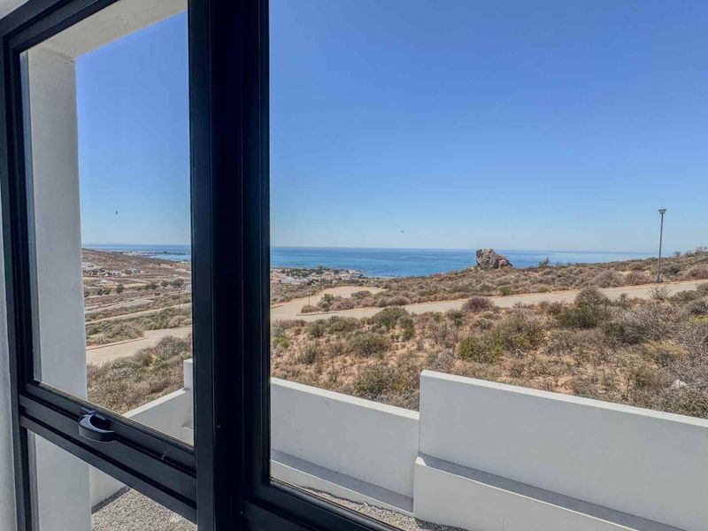 Elevated Coastal Living with Uninterrupted Views in Steenberg Cove, St Helena Bay - Photo 4