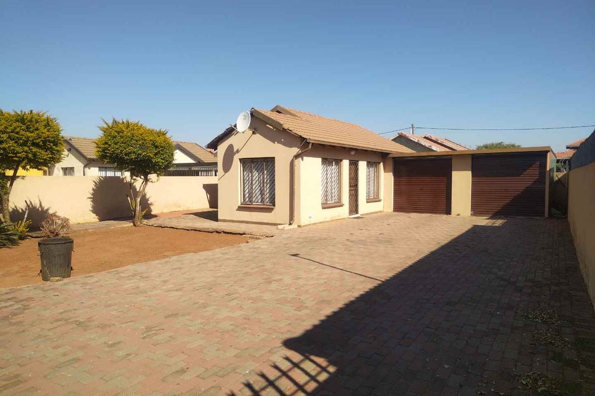 2 bedrooms house for sale in Soshanguve VV - Photo 3