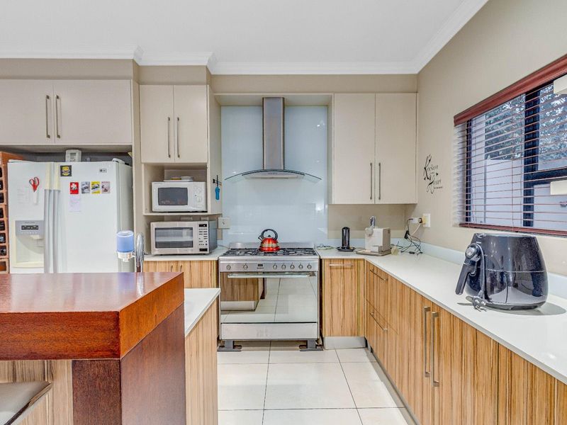 Modern Living in a Secure Lifestyle Estate - Photo 5