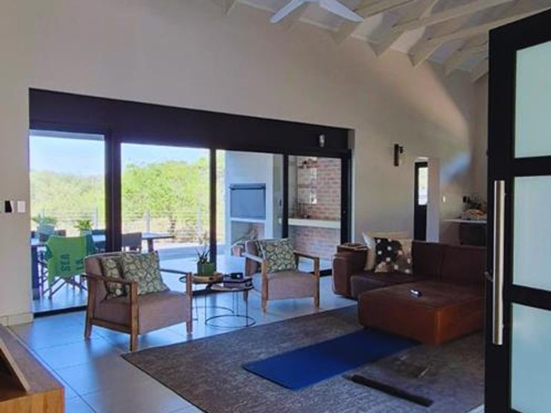 STYLISH FURNISHED HOME TO RENT IN ZANDSPRUIT MANOR - Photo 3