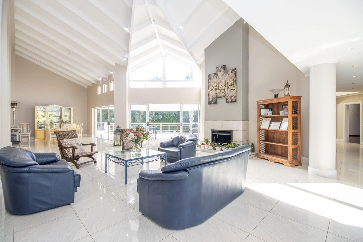 A winner with space and style – the size will surprise. - Photo 3