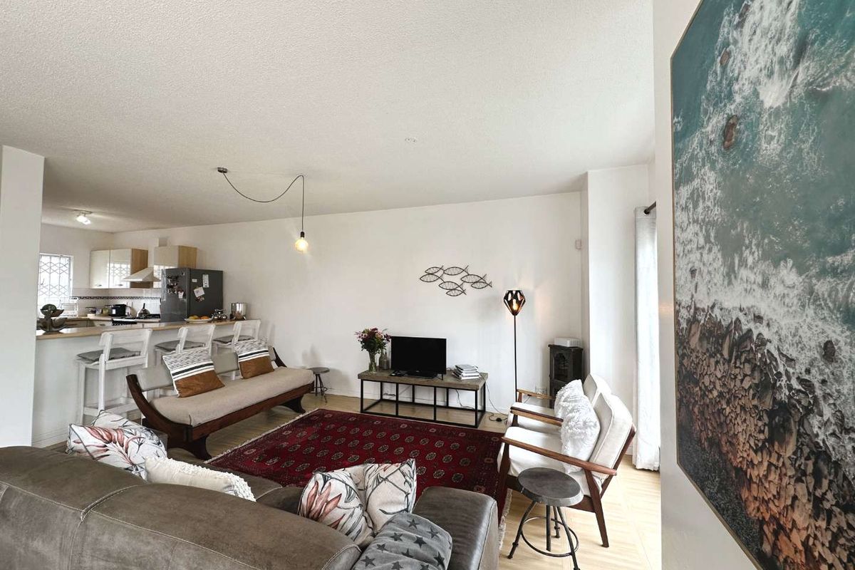 Charming 3-Bedroom Townhouse Near Pebble Beach in Vogelstrand - Photo 2