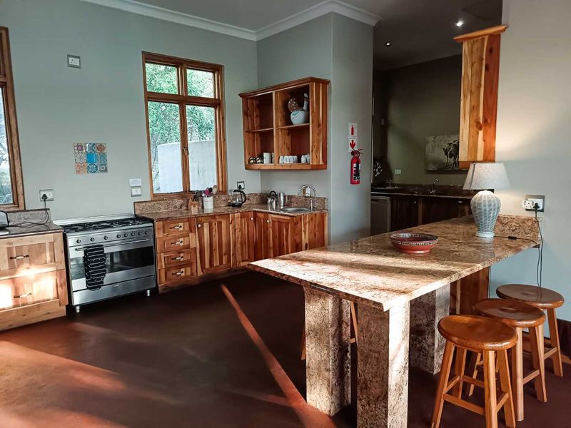 An Extraordinary 20-Hectare Private Bush Estate | 6 Bedrooms | Two Luxury Homes | Kuleni Game Reserve - Photo 5