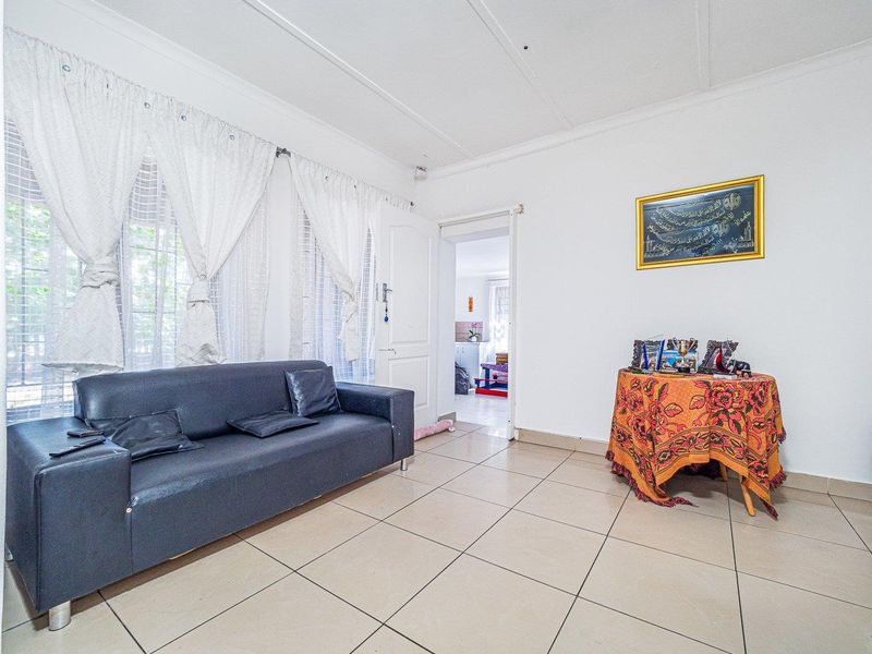 Beatiful home in Upmarket pocket of Gatesville - Photo 8