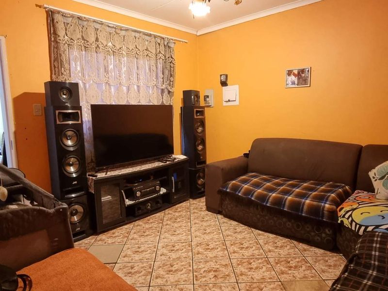 Khomasdal 3 bedroom house - Photo 2